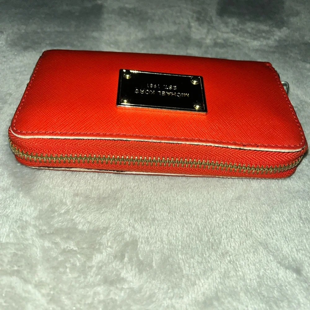 Michael Kors Vibrant Red/ Orange Wallet GUC